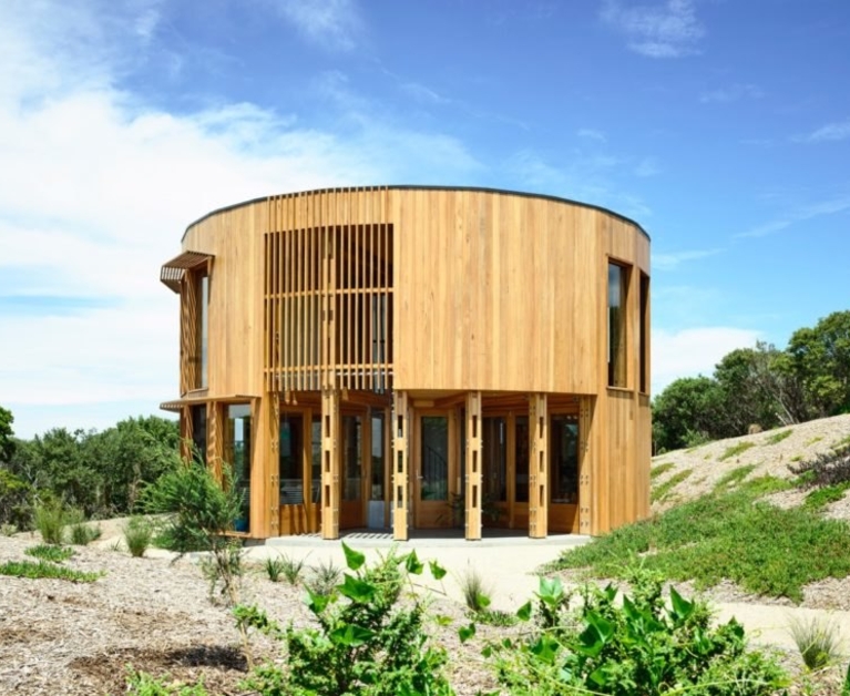 Circular beach house in New Zealand