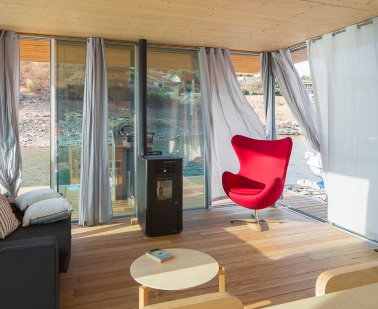A weekend home that floats!