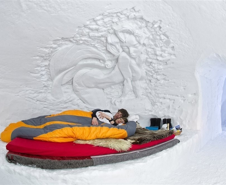 A 5 stars Igloo hotel