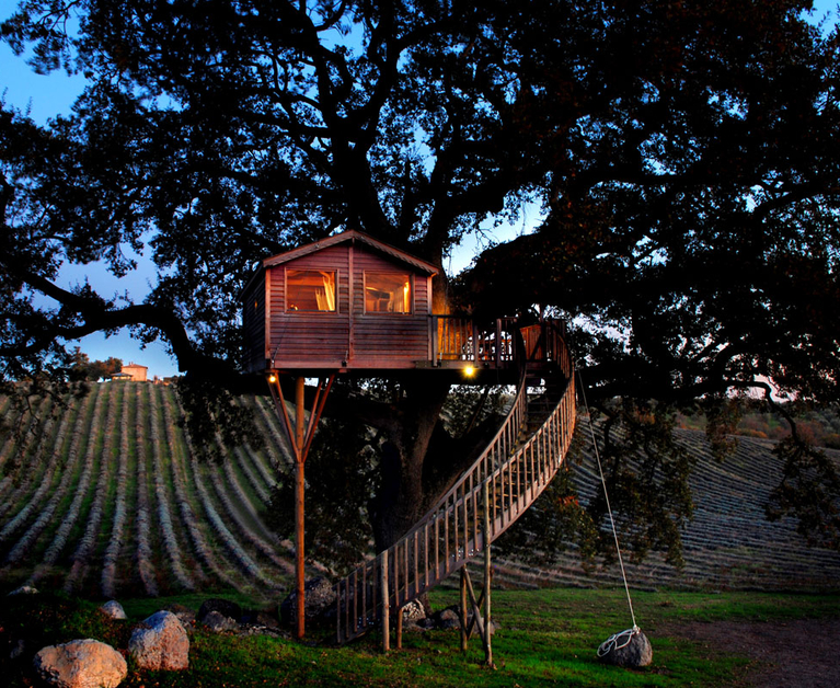 Stunning treehouse in Italy