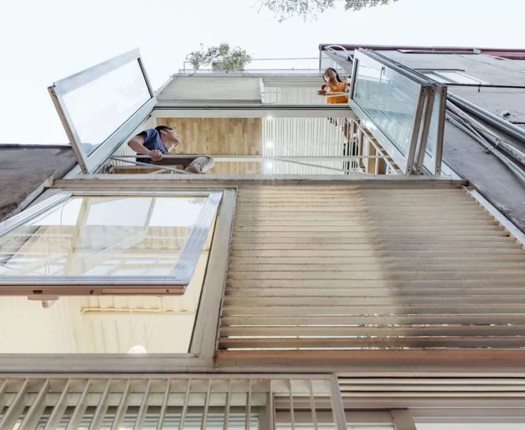 Tiny office makes the most of a 107-square-foot lot