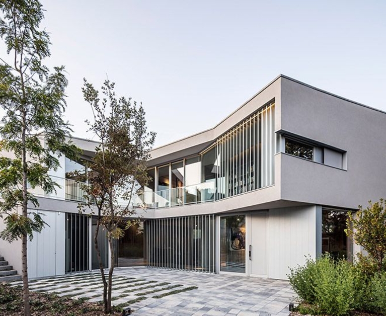 Modern house combines art gallery and swanky home