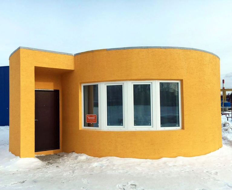 3D printer prints house