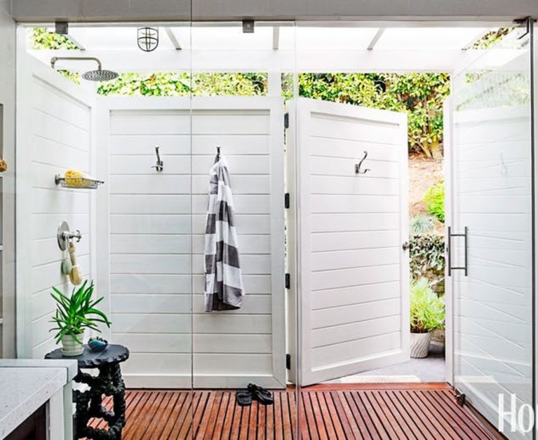 Beautiful Outdoor Bathrooms