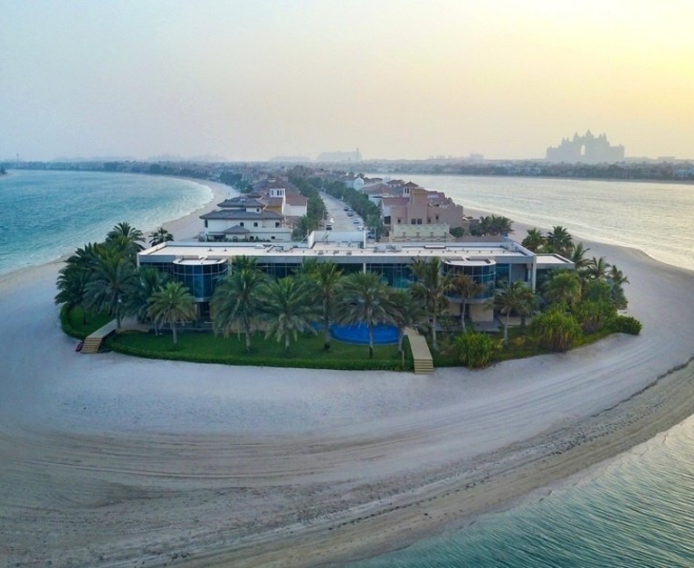 This Dubai Villa Comes With its own Nightclub