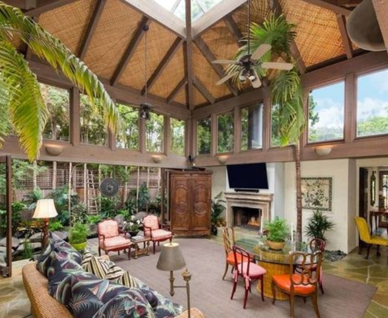 A home with a luxe lanai