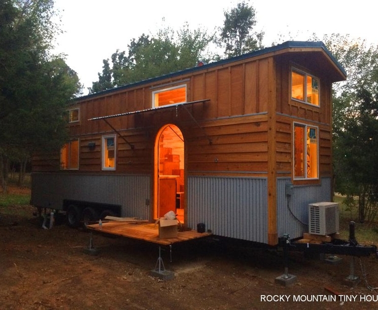 La Luna Llena tiny house has an artistic touch