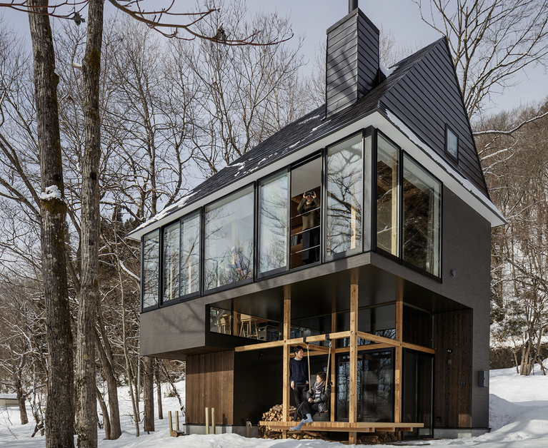 Interlocking indoor and outdoor levels bring Japanese house close to nature