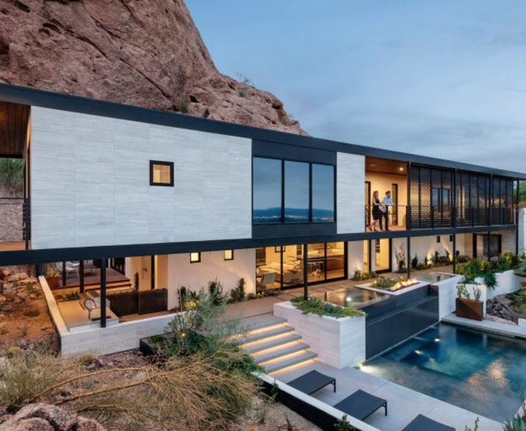 Red Rocks house nestles into Arizona mountainside