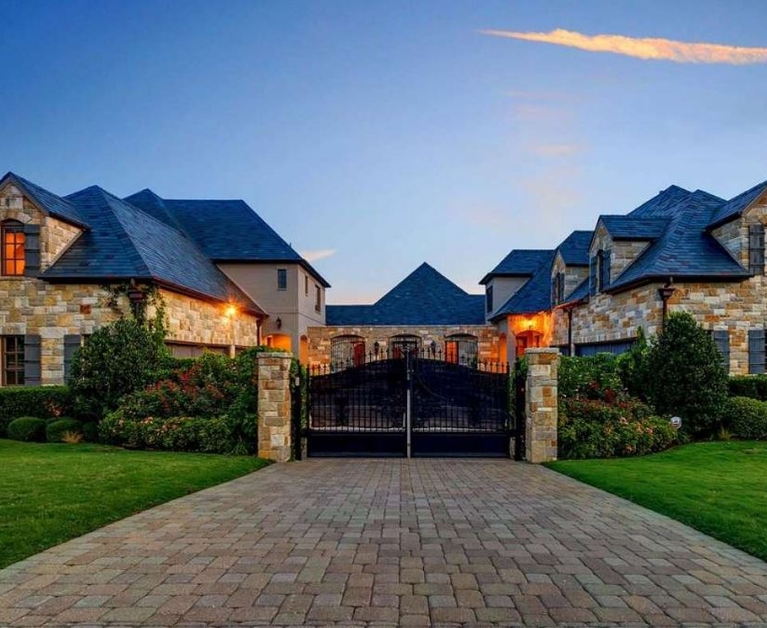 Selena Gomez's Mansion