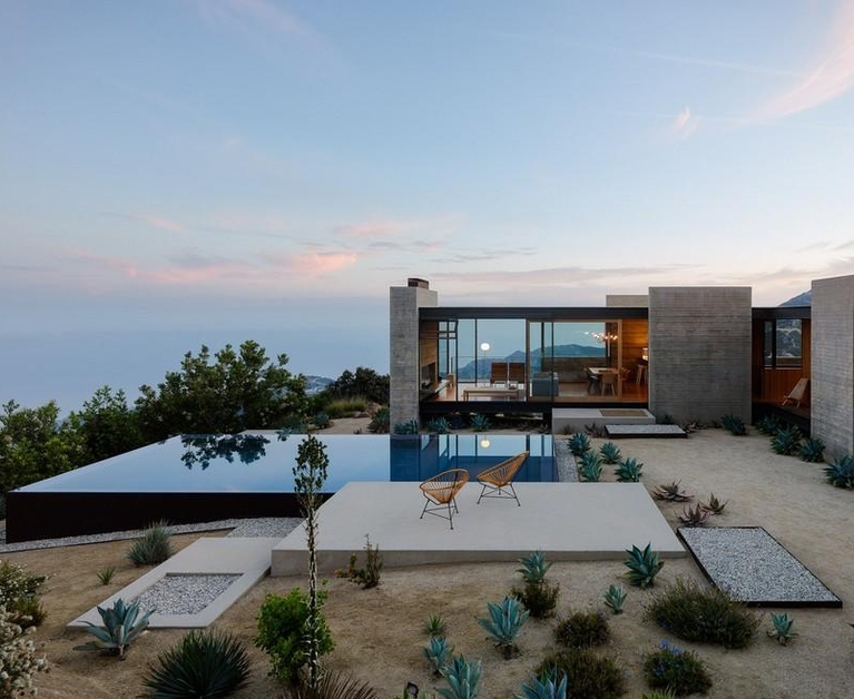 A Modernist Desert House in Santa Monica