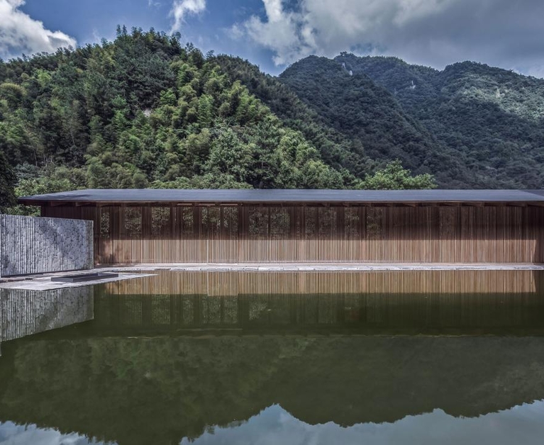 Hotel Yule Mountain in China