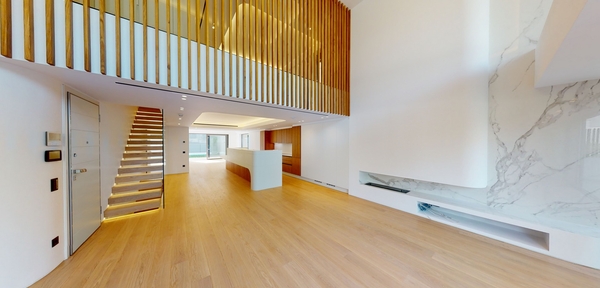 Glyfada - Luxus-Neubau-Maisonette mit Garten und Swimmingpool in Golf
