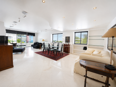 LARGE LUXURY APARTMENT IN A PRIME LOCATION IN PALAIO FALIRO